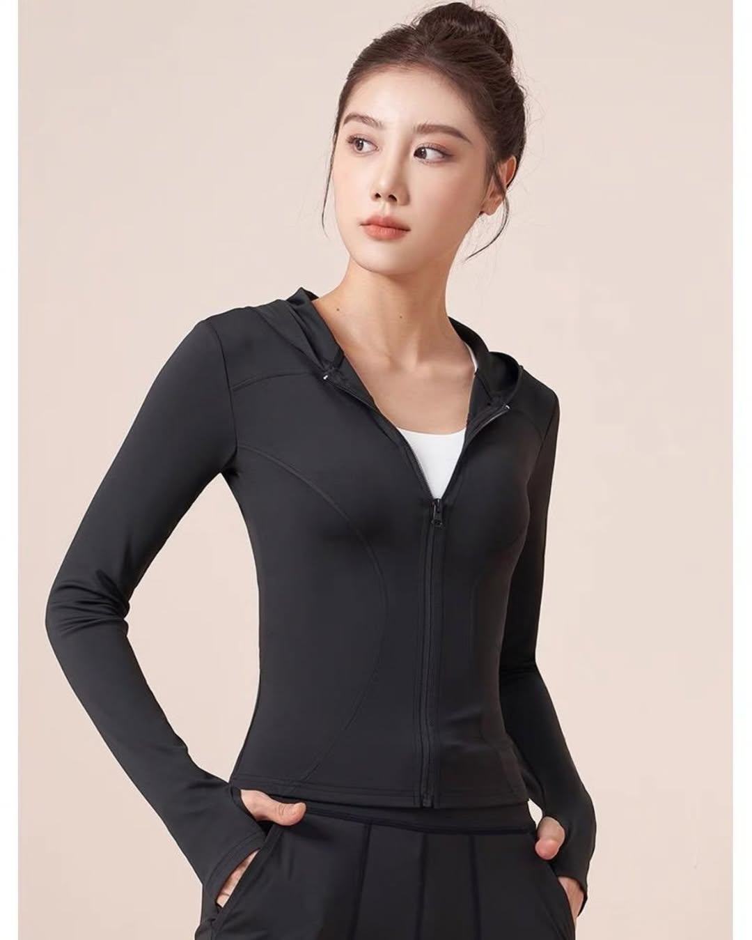Jaket Sport Cewek Body Slim W-043