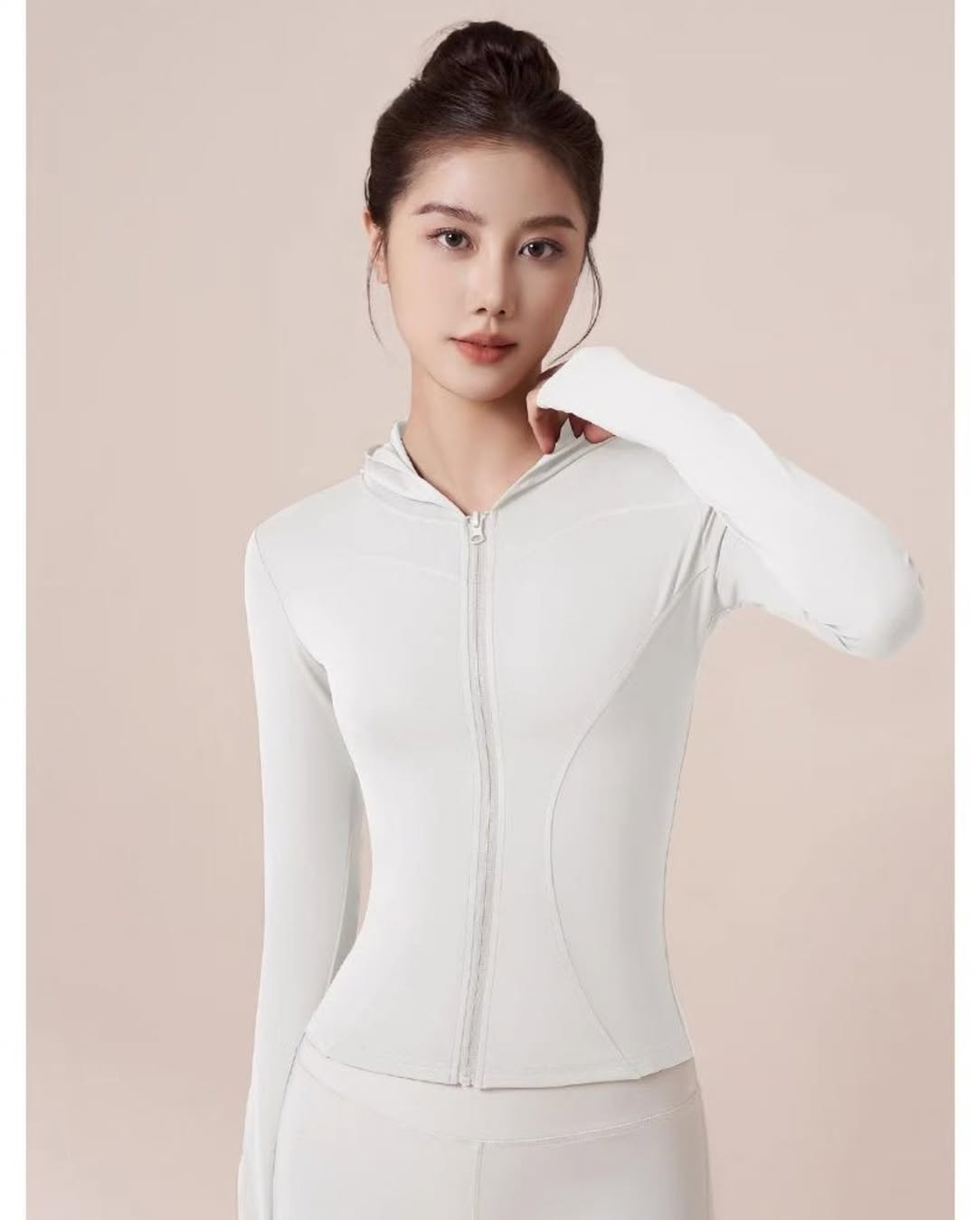 Jaket Sport Cewek Body Slim W-043